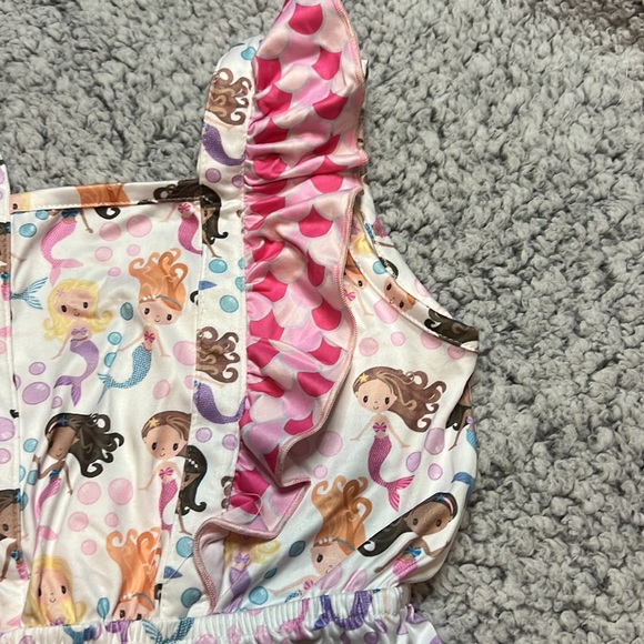 Pete and Lucy Mermaids Girls Romper 7/8 - Picture 2 of 5